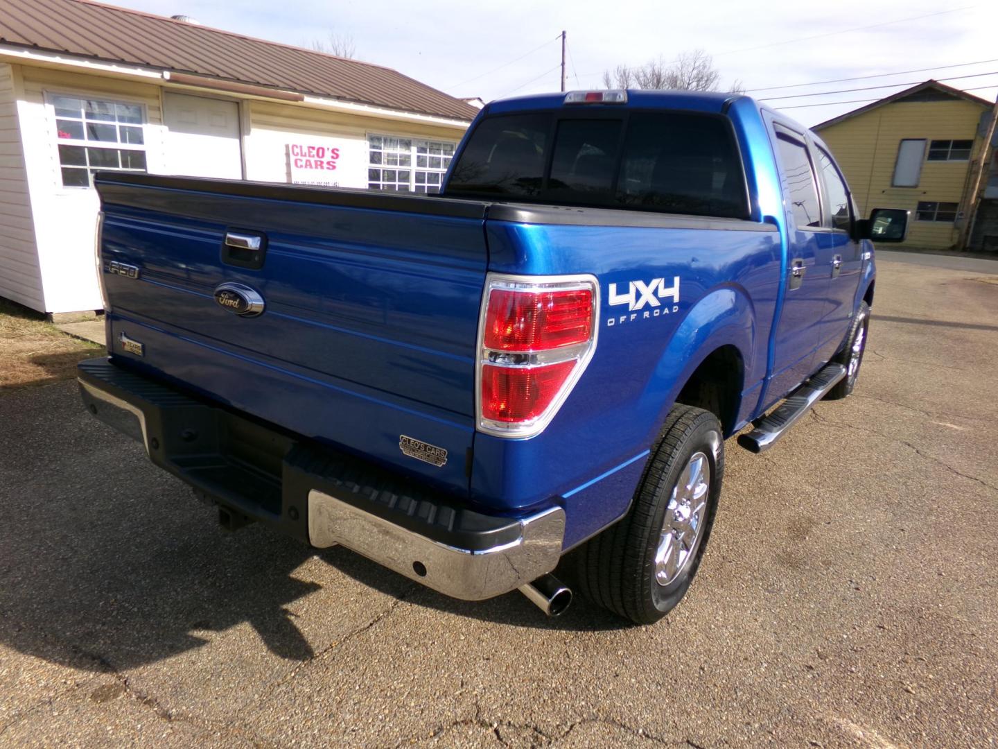 2014 Blue Flame Metallic /Gray Ford F-150 XLT SuperCrew 5.5-ft. Bed 4WD (1FTFW1ET5EK) with an 3.5L V6 TURBO engine, 6-Speed Automatic transmission, located at 401 First NE, Bearden, AR, 71720, (870) 687-3414, 33.726528, -92.611519 - Photo#22