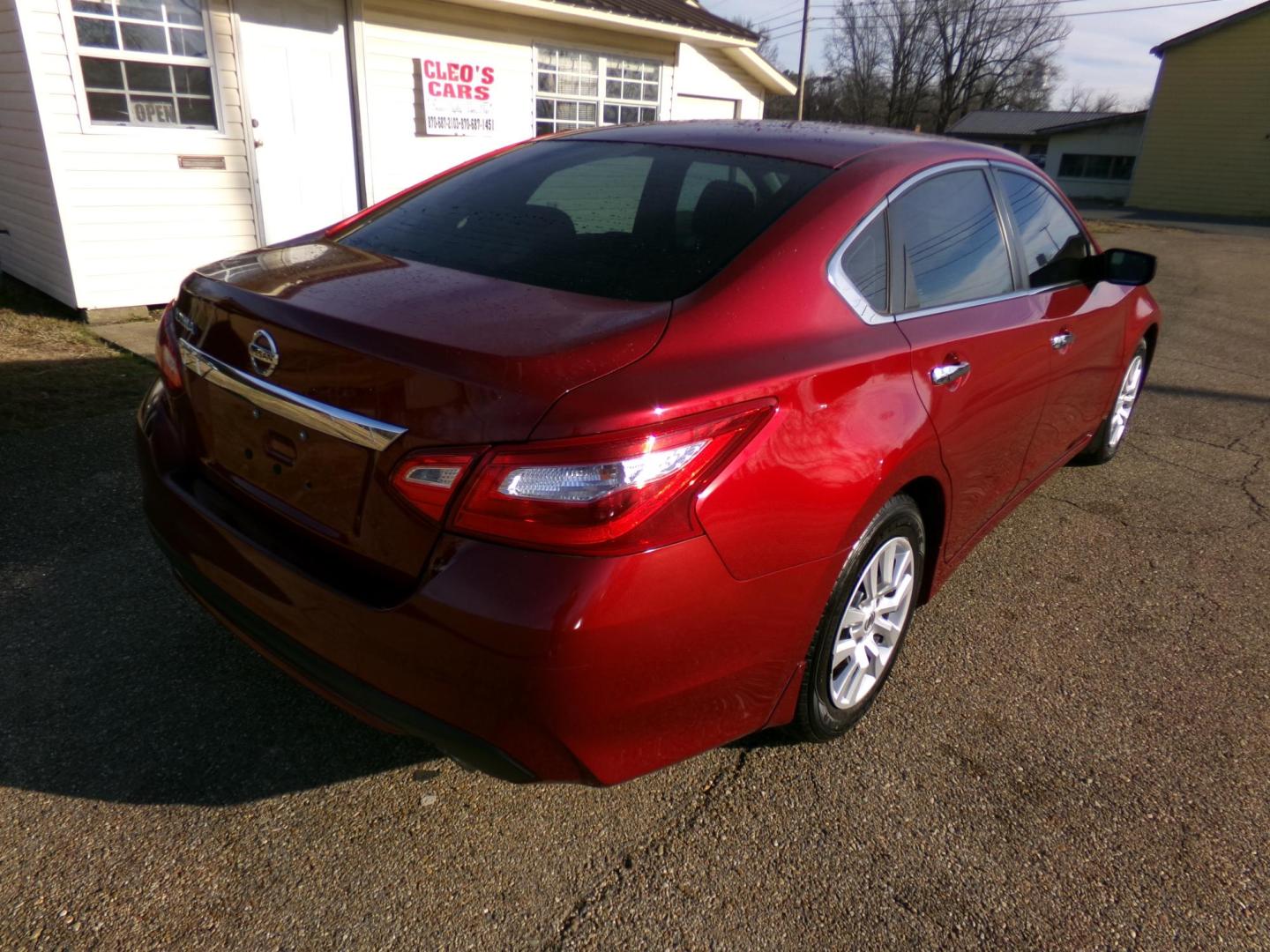 2017 Scarlet Ember Tricoat /Black Nissan Altima 2.5 S (1N4AL3AP9HC) with an 2.5L L4 DOHC 16V engine, CVT transmission, located at 401 First NE, Bearden, AR, 71720, (870) 687-3414, 33.726528, -92.611519 - Photo#18