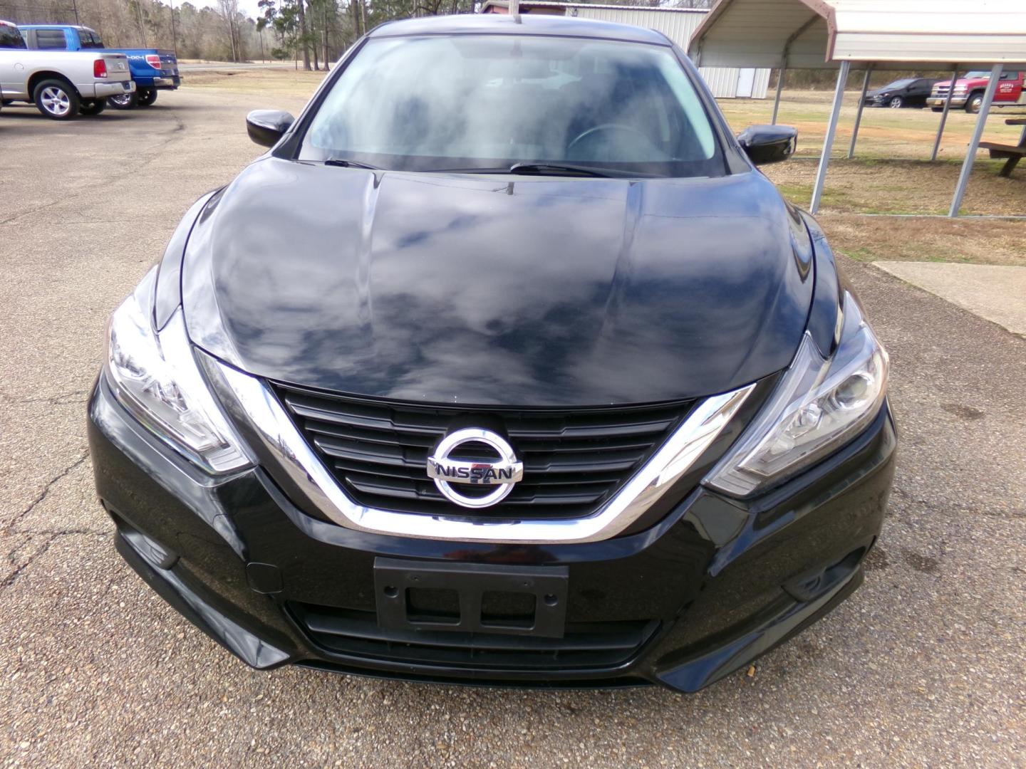 2017 Black Obsidian /Black Nissan Altima 2.5 S (1N4AL3AP9HC) with an 2.5L L4 DOHC 16V engine, CVT transmission, located at 401 First NE, Bearden, AR, 71720, (870) 687-3414, 33.726528, -92.611519 - Photo#19