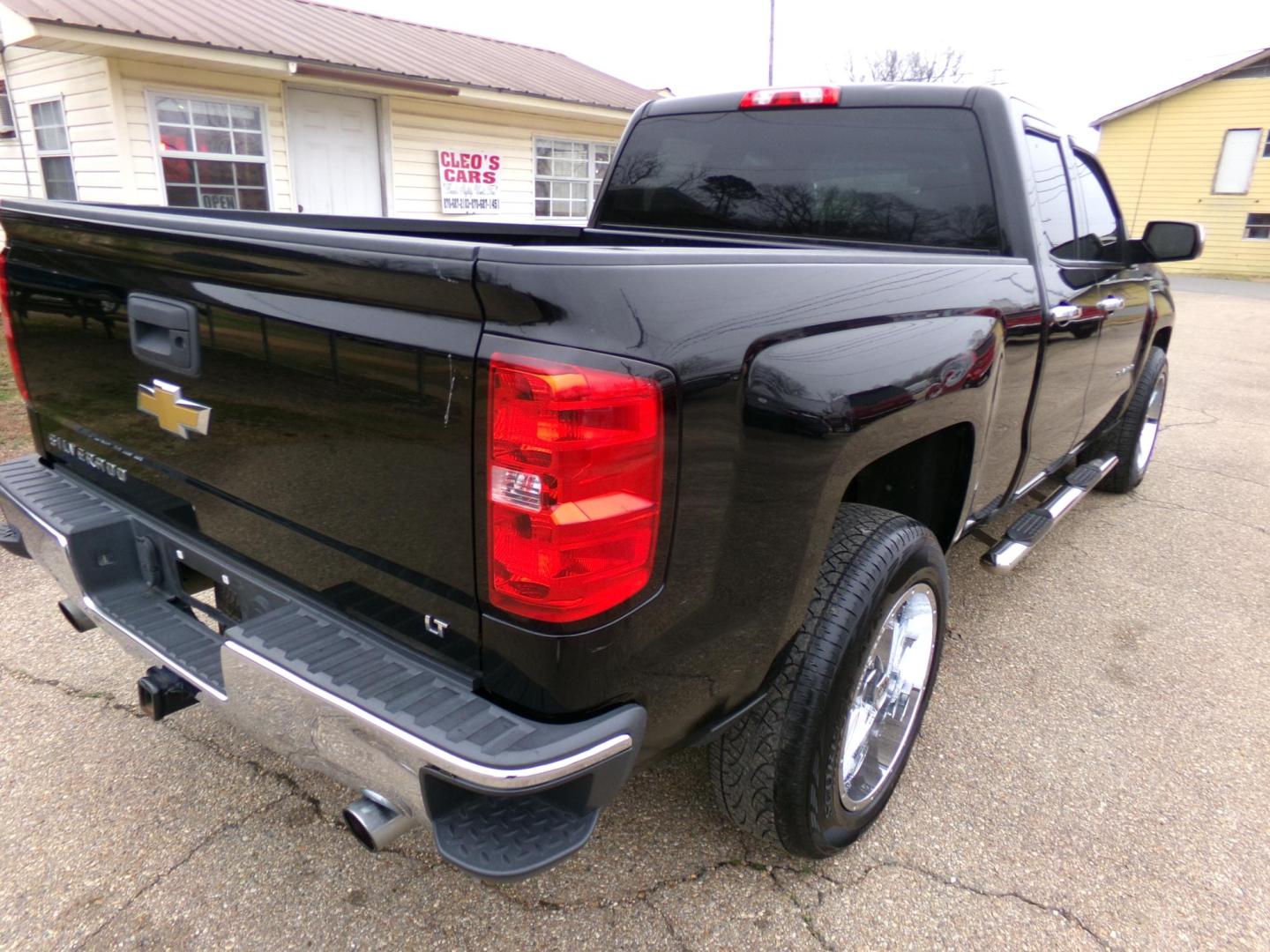 2014 Black /Gray Chevrolet Silverado 1500 1LT Double Cab 2WD (1GCRCRECXEZ) with an 5.3L V8 OHV 16V engine, 6-Speed Automatic transmission, located at 401 First NE, Bearden, AR, 71720, (870) 687-3414, 33.726528, -92.611519 - Photo#19