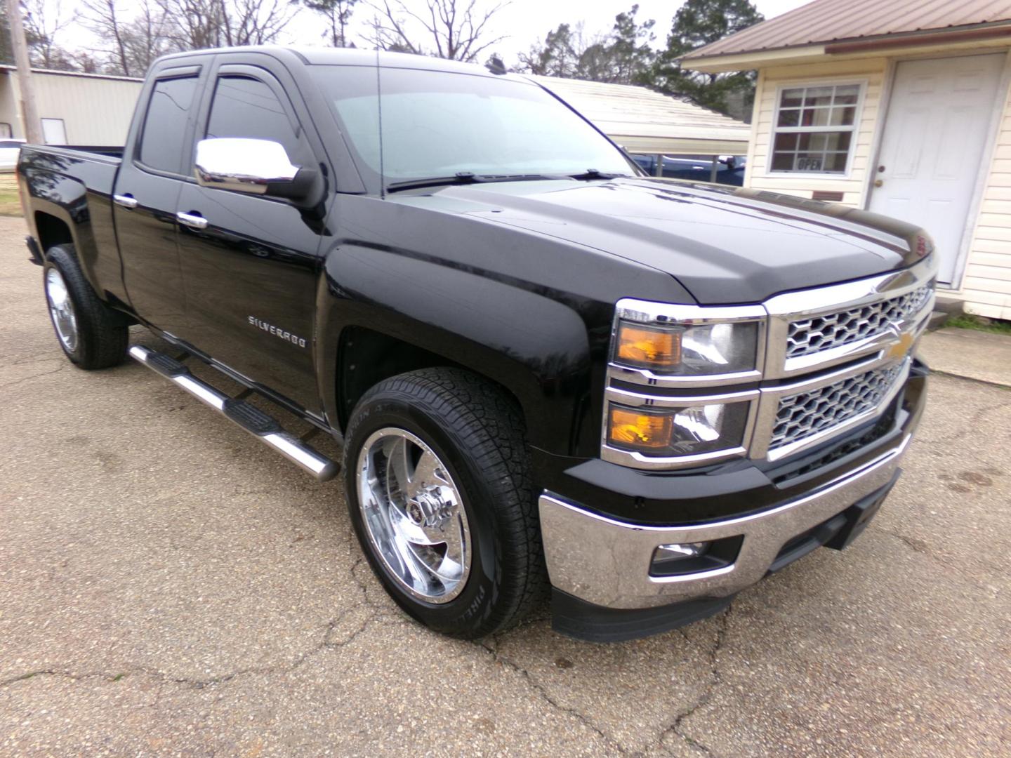 2014 Black /Gray Chevrolet Silverado 1500 1LT Double Cab 2WD (1GCRCRECXEZ) with an 5.3L V8 OHV 16V engine, 6-Speed Automatic transmission, located at 401 First NE, Bearden, AR, 71720, (870) 687-3414, 33.726528, -92.611519 - Photo#22