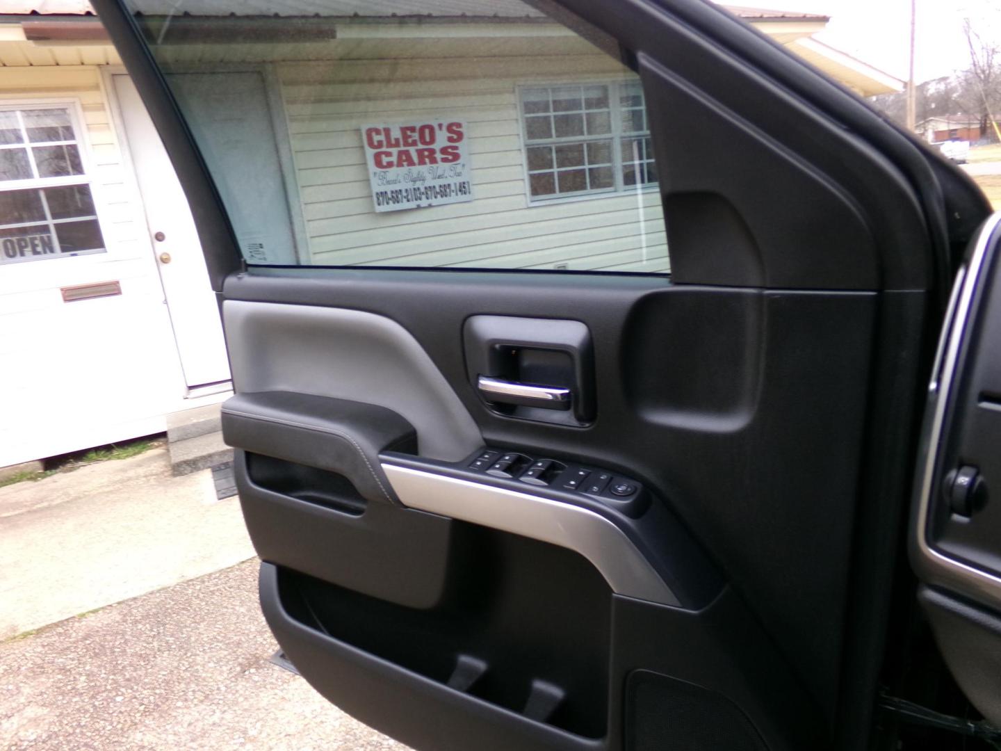 2014 Black /Gray Chevrolet Silverado 1500 1LT Double Cab 2WD (1GCRCRECXEZ) with an 5.3L V8 OHV 16V engine, 6-Speed Automatic transmission, located at 401 First NE, Bearden, AR, 71720, (870) 687-3414, 33.726528, -92.611519 - Photo#6